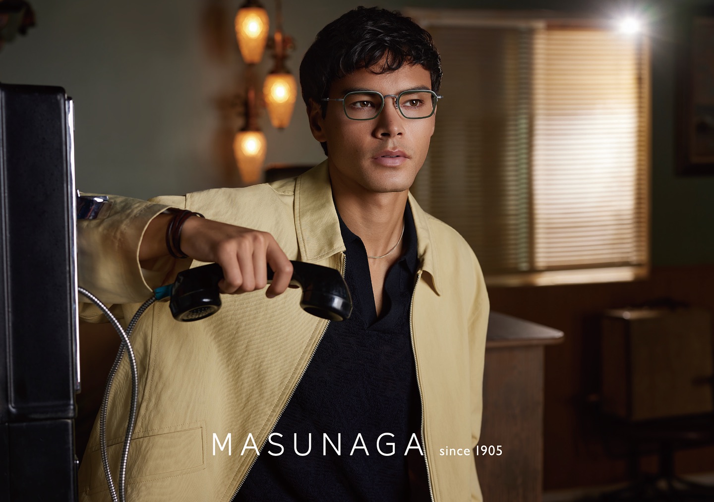 Masunaga è la più antica azienda di occhiali in Giappone (1905), celebre per aver creato il distretto ottico locale.
Tutte le montature sono prodotte internamente in oltre 200 passaggi manuali, utilizzando materiali pregiati come titanio puro, titanio beta e acetato giapponese.
Ti aspettiamo in store per trovare il modello perfetto per te!
#Masunaga #RanieriOttici #Bari #MadeinJapan