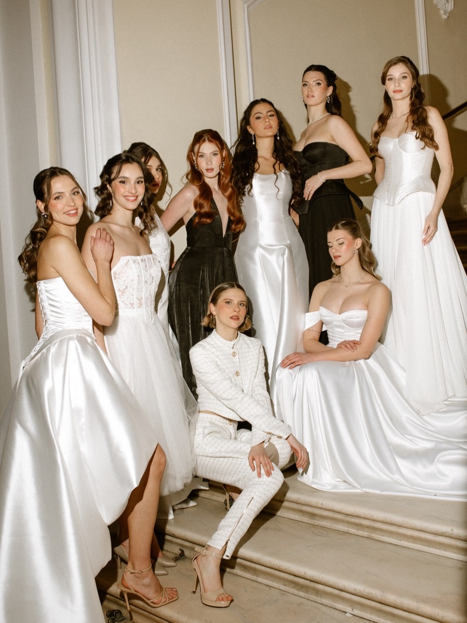 AJ26 | BFS | BCEFW A Bridal Fashion Show keretein belül debütált legújabb kollekciónk a MARBLE. A következő pár napban szeretném bemutatni az egyes da…