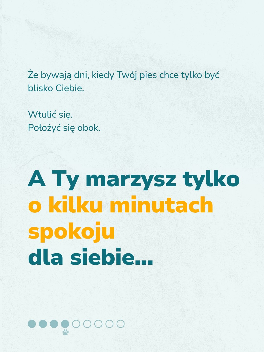 Czasem patrzę na te wszystkie idealne życia z psami w internecie i mam wrażenie, że wszyscy ogarniają to lepiej ode mnie.
Długie spacery.
Ciągłe treningi.
Zero frustracji.
Zero zmęczenia.
I chyba właśnie przez to czasem mam poczucie, że sama robię za mało.
Że powinnam mieć więcej cierpliwości, więcej energii i bardziej „ogarnięte” życie z psem.
I chyba dopiero uczę się, że bycie dobrą opiekunką nie oznacza bycia idealną 💛
I może właśnie dlatego stworzyliśmy PetBox.
Nie po to, żeby oceniać, jakim jesteś opiekunem.
Tylko po to, żeby choć trochę ułatwić codzienność z psem - dobrym jedzeniem, wsparciem i świadomością, że nie wszystko musisz ogarniać sama 🐾
Jeśli znasz kogoś, komu też czasem wydaje się, że robi za mało — podeślij mu ten post 💛
