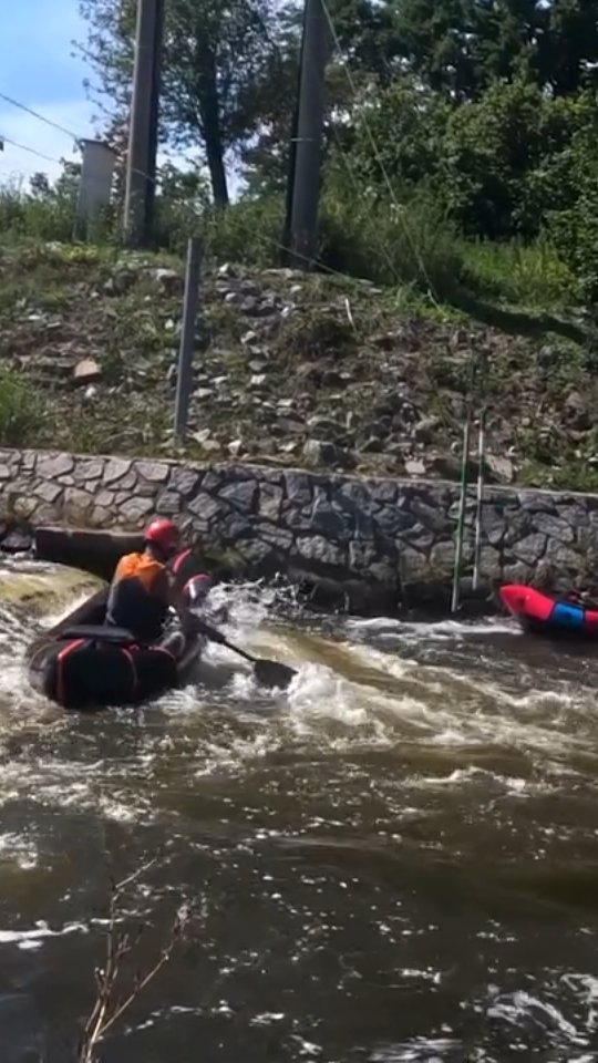 Packraft Ultima Snape jako singl?
🦾Není problém!Packraft Ultima Snape s osmileťákem na háčku?
🦾Není problém!Takto vypadal loňský test packraftů v Českém Vrbném. Stavte se otestovat Snape nebo jakýkoliv jiný packraft již příští sobotu 13.6.2026 do Tróji.👉 https://ultimapackrafts.cz/akce/test-packraftu-troja/#ultimapackrafts #slodivbatohu #staywildbefree