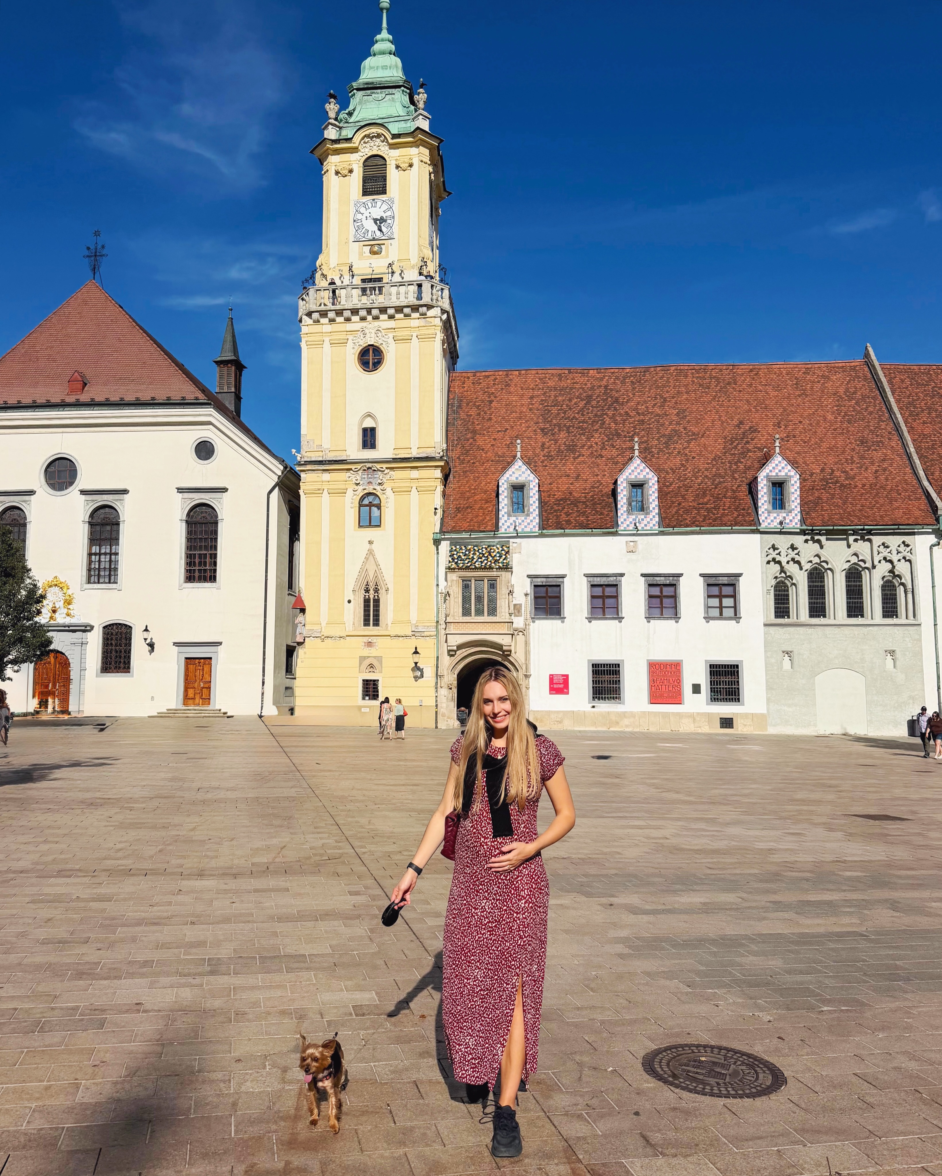 Máme super novinku ♥️ čoskoro k nám pribudne nová Bratislavčanka a spolu s ňou prirodzene aj téma tipov kam s deťmi.
Čo by vás najviac zaujímalo? Tipy na miesta a výlety? Rodinné aktivity a eventy? Reštaurácie s detskými kútikmi? Obchody a suveníry pre deti?
Dajte mi vedieť a už čoskoro sa môžete tešiť aj na takýto content 💬
#bratislava #slovakia #slovensko #kamsdetmi #babyreveal