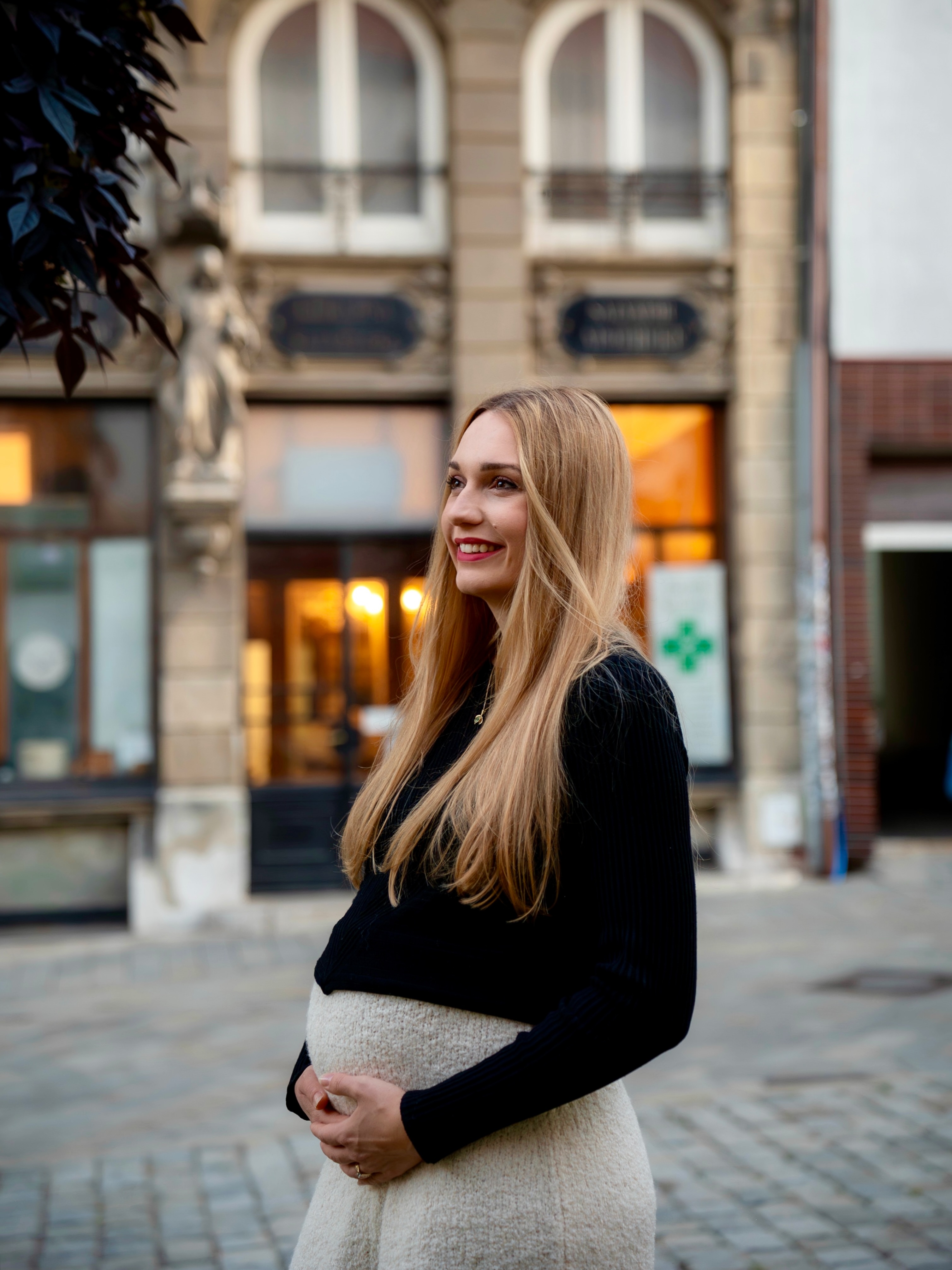 Magical Autumn photoshoot in Bratislava’s Old Town with the most talented @elena_bliznik ✨
Location is Rudnay Square, with the beautiful building of @irinrestaurant & @lekarenusalvatora
#bratislava #slovakia #cityphotoshoot #bratislavaoldtown