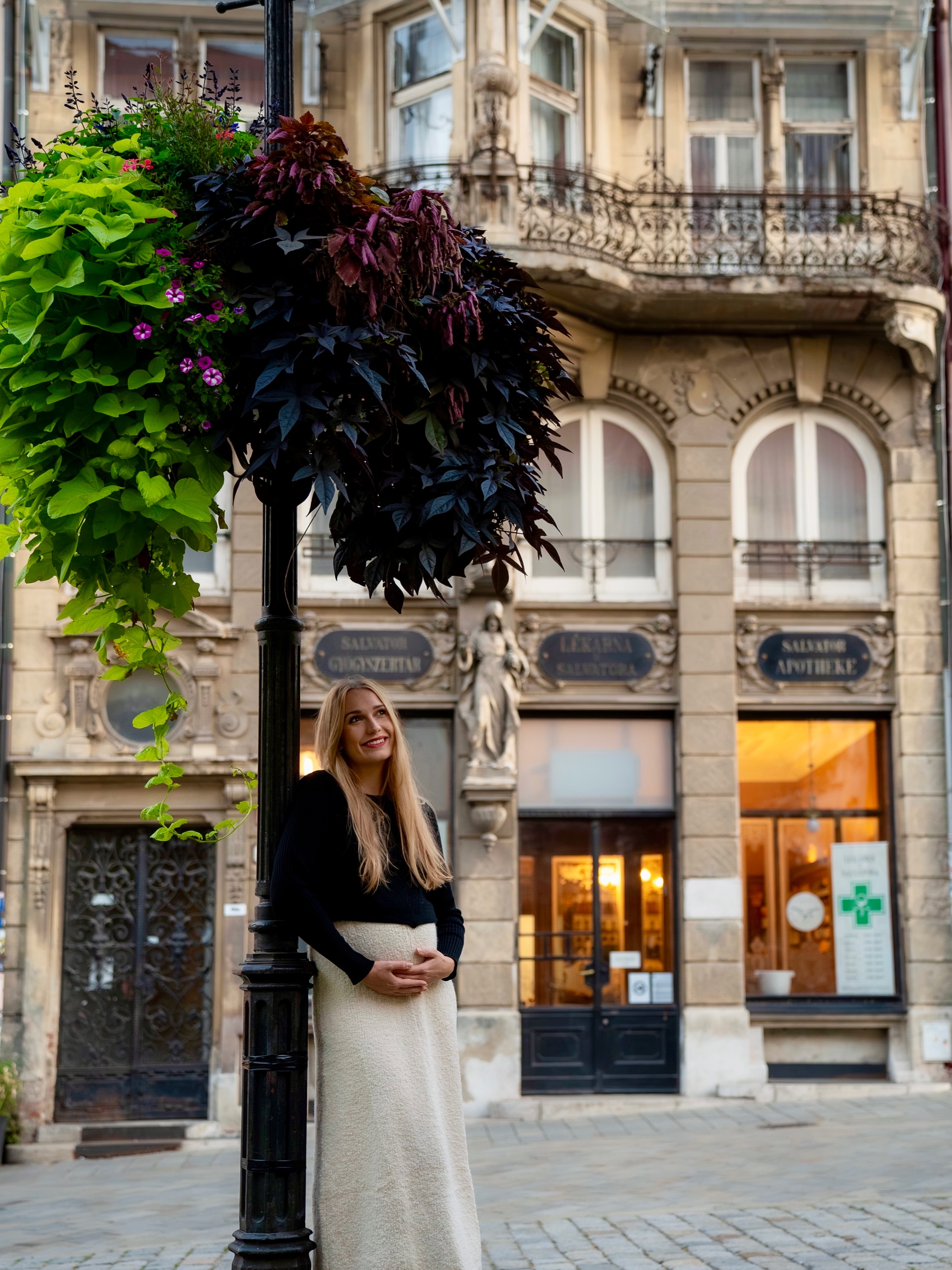 Magical Autumn photoshoot in Bratislava’s Old Town with the most talented @elena_bliznik ✨
Location is Rudnay Square, with the beautiful building of @irinrestaurant & @lekarenusalvatora
#bratislava #slovakia #cityphotoshoot #bratislavaoldtown